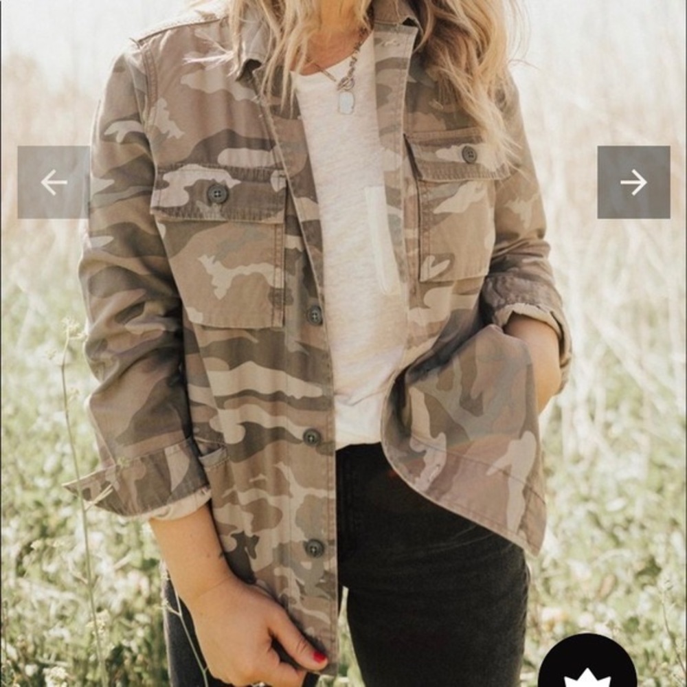 Carly Jean Los Angeles Camo Shacket Size Large